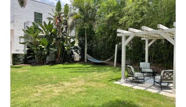 Canterbury Carriage House- private space