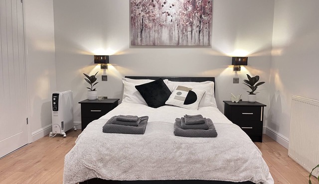 Canterbury Romantic Modern Studio