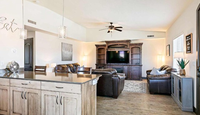 Canthony's Cottage W301 condo