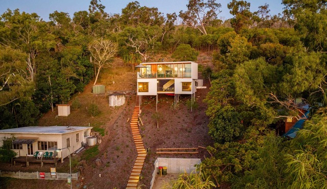 Cantilever House - Agnes Waters