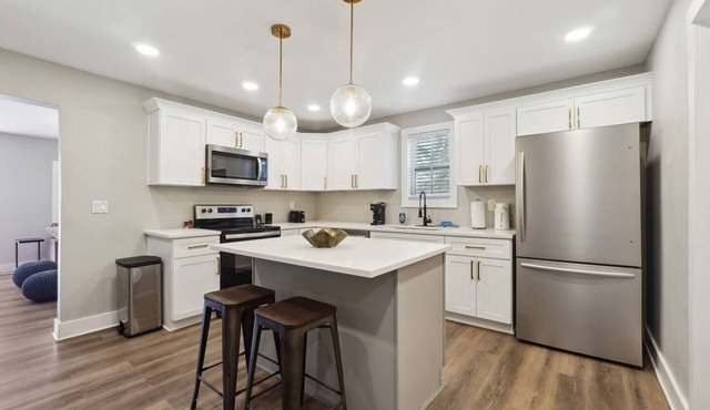 "Canton Cottages" 3 Modern Cottages Sleeps 14