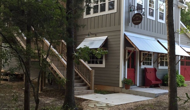 Canton Luxury guesthouse in the Woods