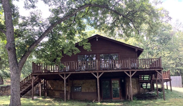 Canyon Hill Cabin- set in the hollers of Dougherty between Sulphur & Davis, OK.