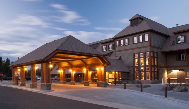 Canyon Lodge & Cabins - Inside the Park