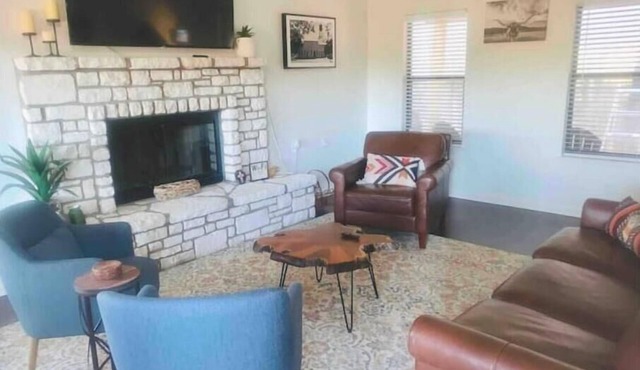 Canyon Lake Hill Country Home near Guadalupe