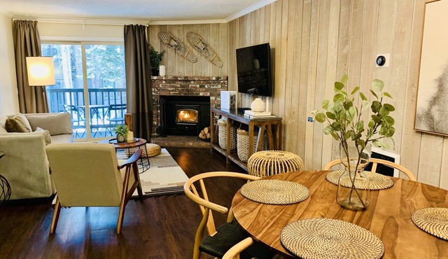 Canyon Lodge CHAMONIX Condo. Minutes Walk From Lifts.