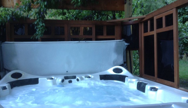 Canyon Loft. Not Too Far, Not Too Close. Private Stay. STR # 000795