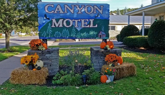 Canyon Motel