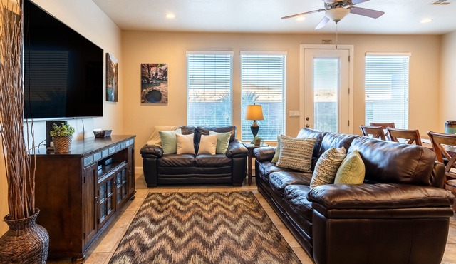 Canyon Oasis - 4 bed home in Coral Ridge!