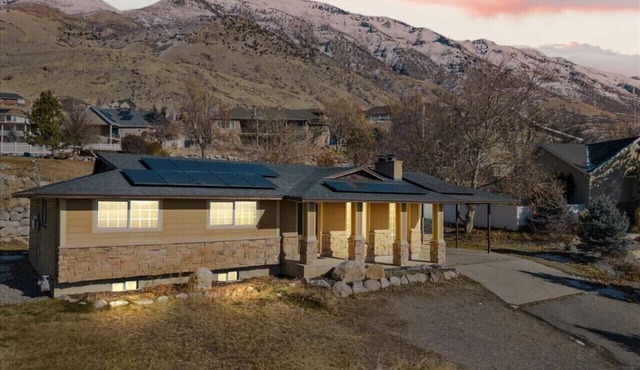 Canyon Ridge Getaway | Arcade| View | Free Massage*