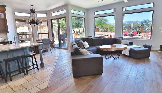 Canyon Ridge Oasis-a luxury desert retreat with Tucson elegance.