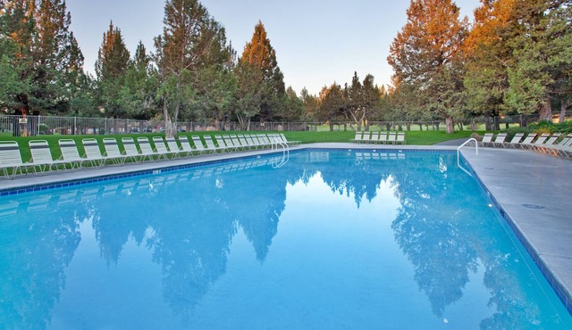Canyon Rim Retreat | 2 Units w/Kitchen & Pool | Near Eagle Crest Golf