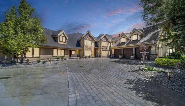 Canyon Rim Retreat
