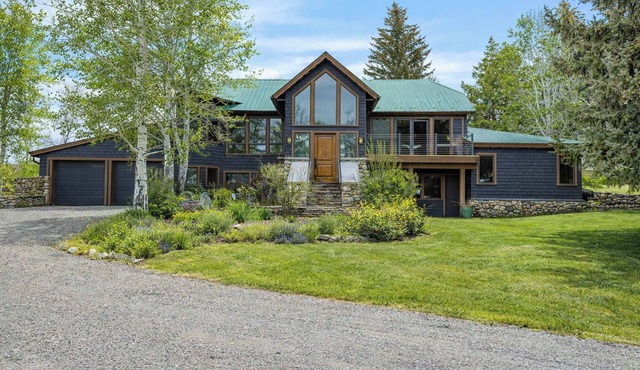 Canyon View Home on 5 Acres | Pickleball Court + Views