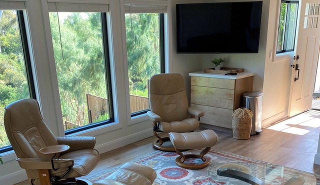 Canyon View in peaceful Mission Hills
