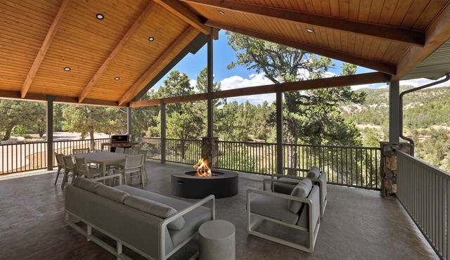 Canyon-View Retreat Minutes from Zion with Hot Tub, Game Room & Chef’s Kitchen