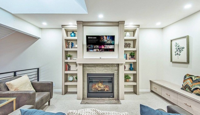 Canyon View Ski House | Sleeps 14 + Hot Tub