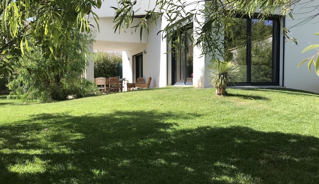 CAP D'AGDE New comfortable villa 100m from the beach with wooded garden 300m2