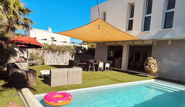 Cap d'Agde private villa near sea beach with swimming pool and large plot