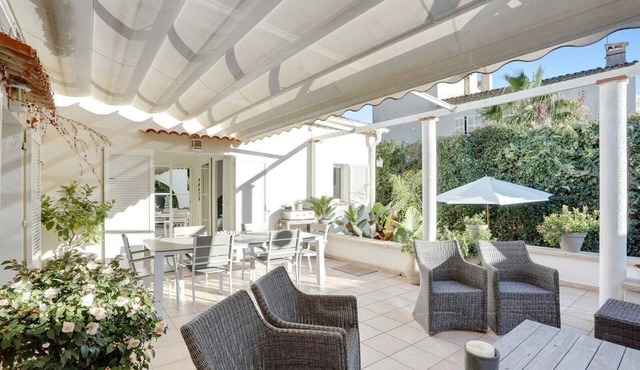 Cap d'Antibes Charming cabanon with swimming pool