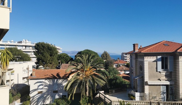 Cap D'Antibes Hermitage 2P with Garage, Terrace, Near Beaches