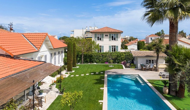 Cap d’Antibes Villa | Heated Pool & Putting Green