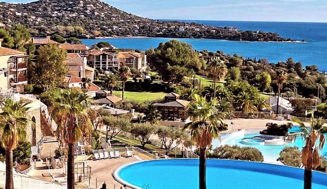 Cap Estérel FH Grand T2 Jardin Clôturé/clim/parking Couvert/piscines/vue Mer