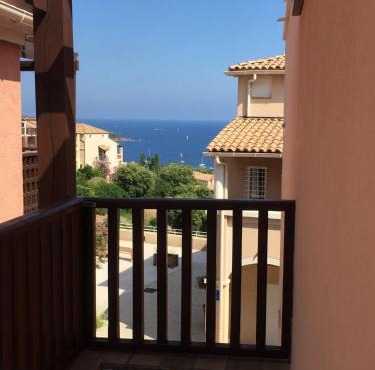 Cap Esterel 2 pièces Climatisé 4-5pers Piscines Parking Draps Wifi