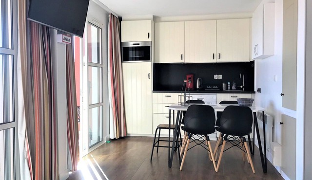 Cap Esterel: 3-room apartment with large terrace and sea view