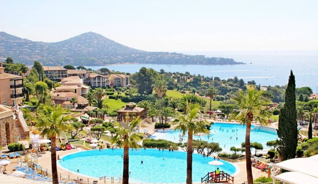 Cap Esterel - Studio Cabine/terrasse/parking/piscine - Proche Plage