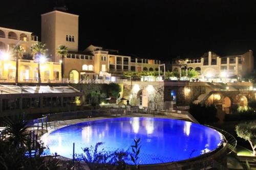 Cap Esterel VILLAGE duplex vue mer et Golf