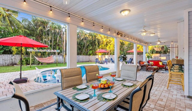 Cape Calypso! Heated Pool, Coastal Luxury, Bike to Beach