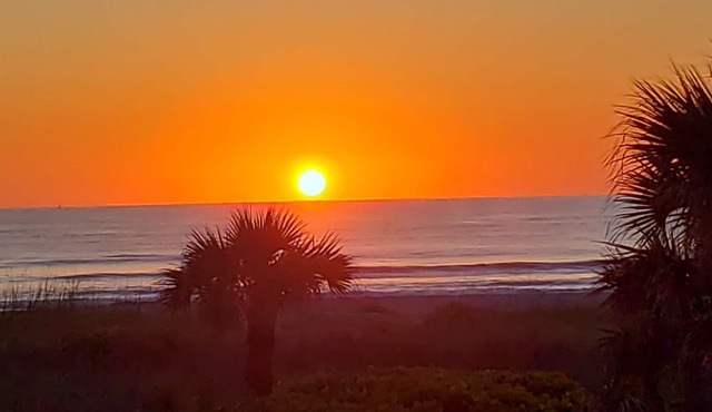 Cape Canaveral Oceanfront Beach Retreat-Gated Condo with Southern Sun Exposure n