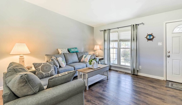 Cape Carteret Home, Near Emerald Isle Beach!