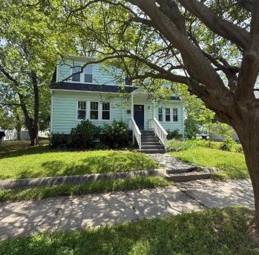 Cape Charles Cottage - just blocks from beach & downtown!