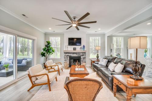 Cape Charles Home Private Pier and Beach-Front Deck