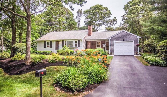 Cape Charmer | Walk to Market, Golf & Eateries | New Kitchen & Big Backyard