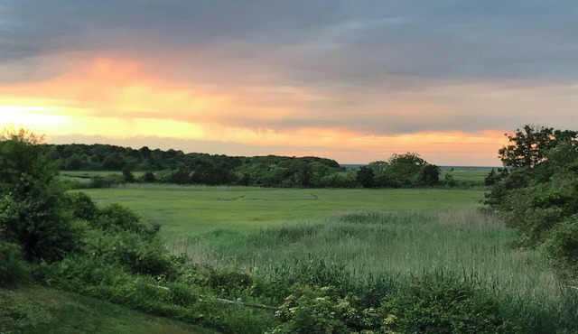 Cape Cod Bay & Quivett Creek Views-Great Sunsets!