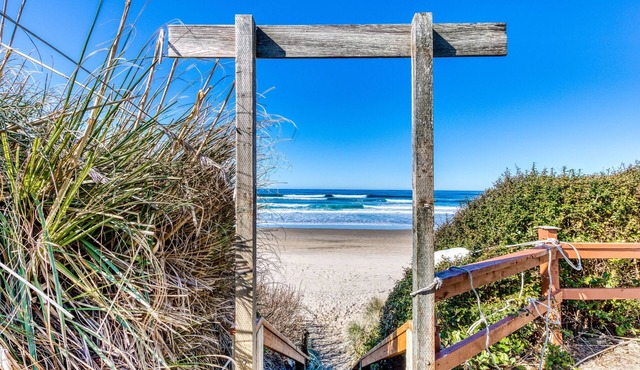 Cape Cod Cottages #7 - Oceanfront with Fireplace!