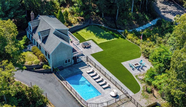 Cape Cod Escape at Casa de Leo!