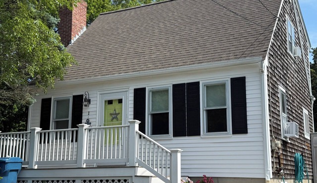 CAPE COD GETAWAY! Walk to Beaches, Marina, Restaurants, Cape Cod Canal bike path