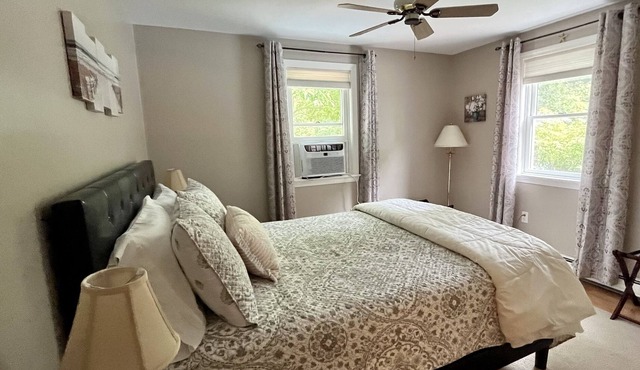 Cape Cod Hideaway: Private Guest Suite with Pool