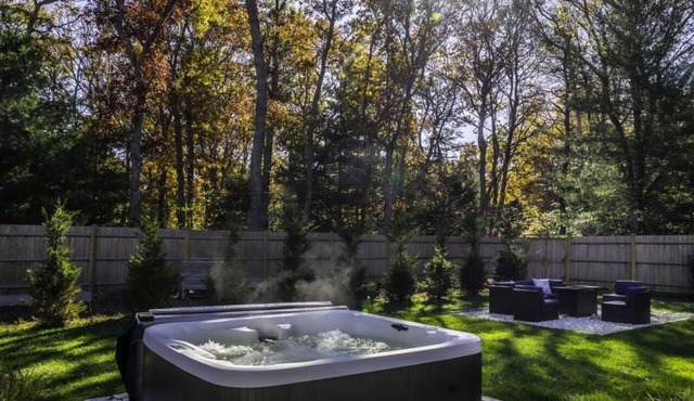 Cape Cod Home w/Hot Tub & Fire Pit