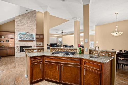 Cape Coral Hill Country Luxe Near Downtown Austin
