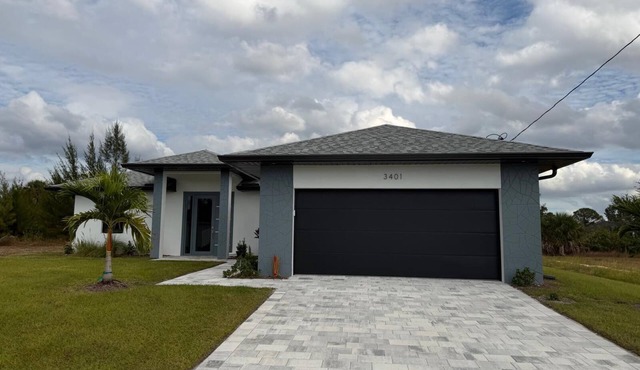 Cape Coral Lake House Perfect for Families