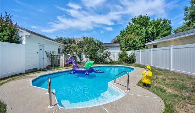 Cape Escape with a Pool! Bookings available for 2026 now!