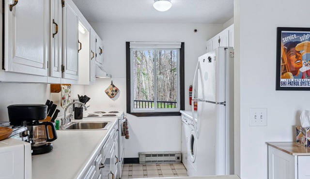 Cape Home On Ottauquechee River - Rivers Peek