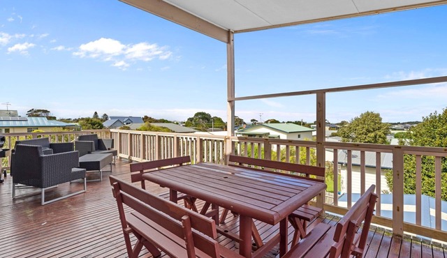 Cape Irvine - Linen not included