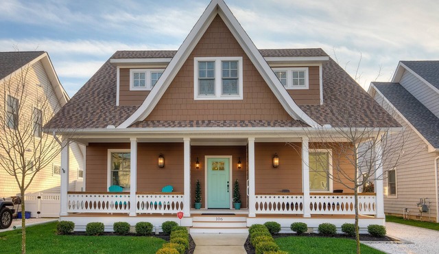 Cape May 5 Bed, 4 Bath Accommodates 14 in Spacious Entertainment House