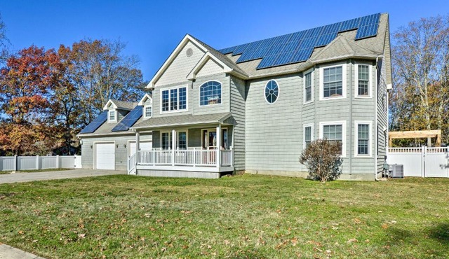 Cape May Getaway with Private Deck and Hot Tub!